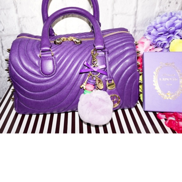 HENRI BENDEL No.7 Qulit STUDDED BARREL BAG - Picture 2 of 2